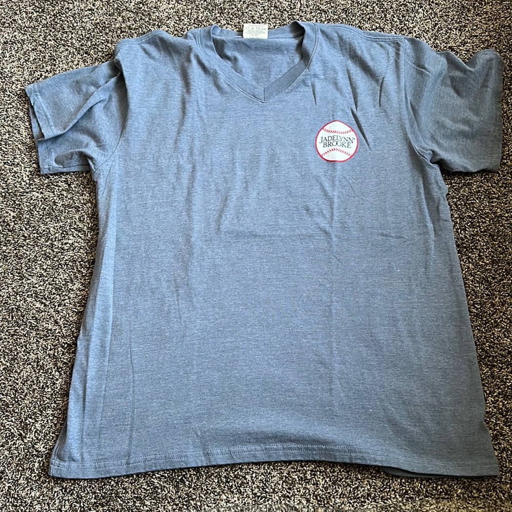 Women’s Jadelynn Brooke Size Large Baseball T-shirt